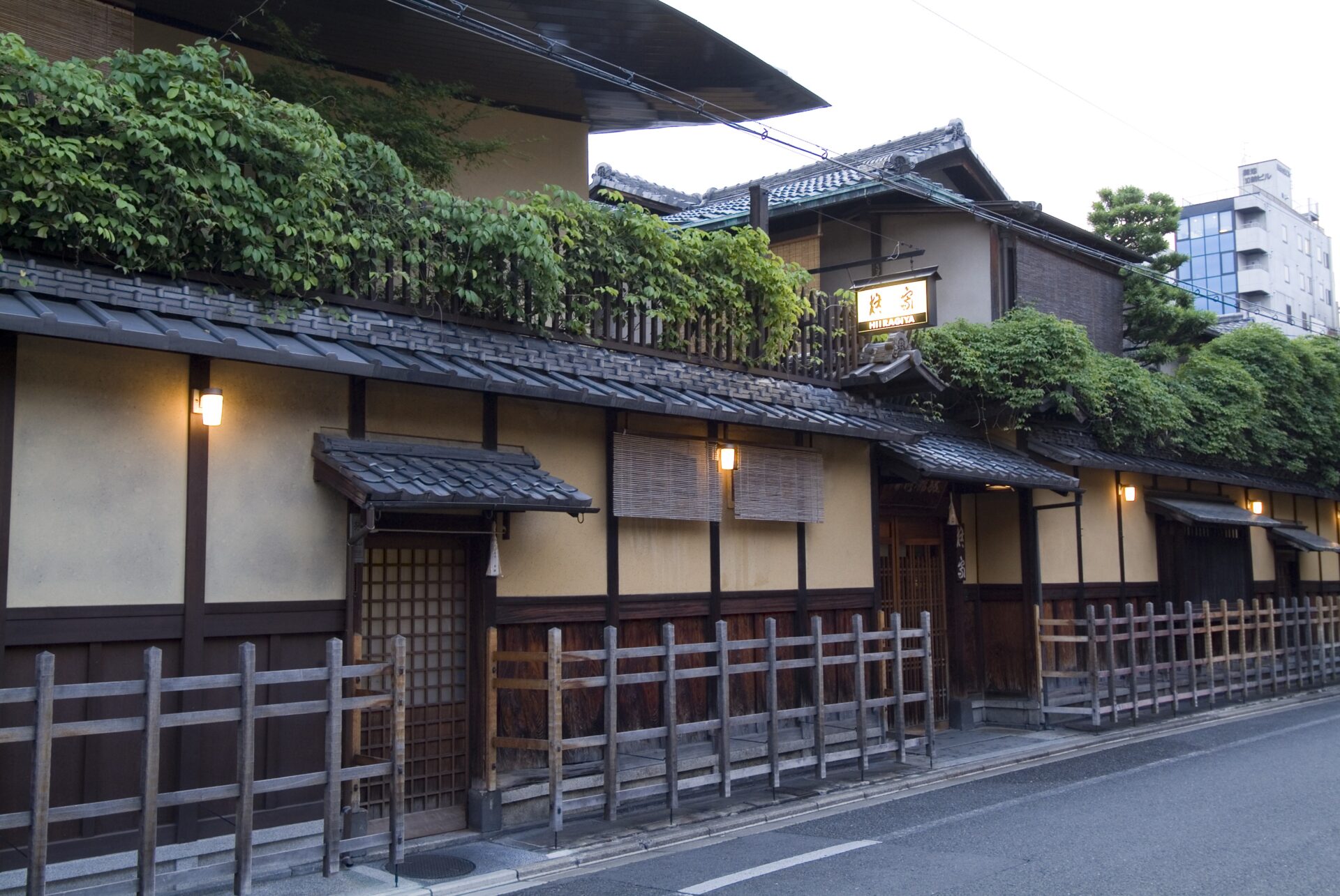 千年の京都に出会う｜柊家控えめに、さりげなく。京都の心を照らす宿